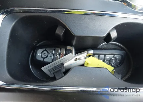 2018 Ford Fusion Energi Titanium z USA, uszkodzony, nr VIN 3FA6P0SU2JR164525